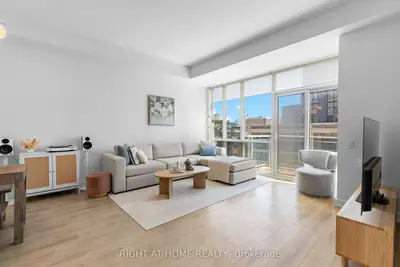 116 George Street N505, Toronto, On M5a 3s2
