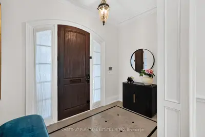 179 Yonge Boulevard, Toronto, On M5m 3h5