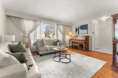 55 Rayoak Drive, Toronto, On M3a 2y5