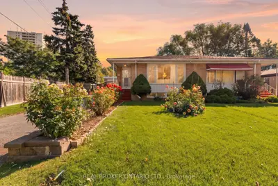 55 Rayoak Drive, Toronto, On M3a 2y5