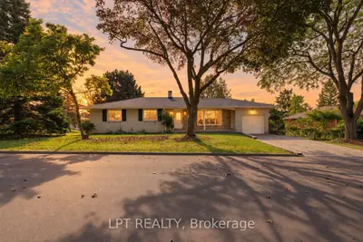 67 Woodthorpe Road, Toronto, On M4a 1s6