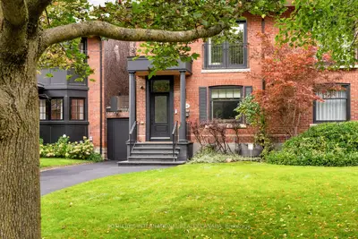 106 Highland Avenue, Toronto, On M4w 2a6