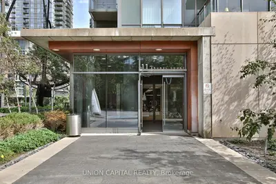 11 Brunel Court 2809, Toronto, On M5v 3y3