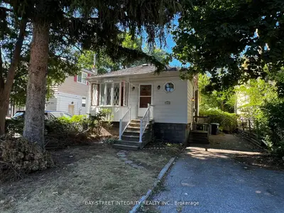 204 Greenfield Avenue, Toronto, On M2n 3e3