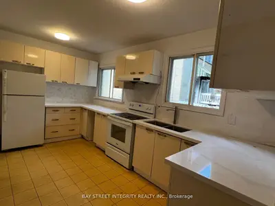 204 Greenfield Avenue, Toronto, On M2n 3e3
