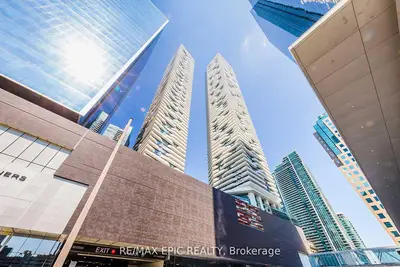 100 Harbour Street 5705, Toronto, On M5j 0b5