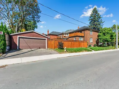 28 Castle Knock Road, Toronto, On M5n 2j4