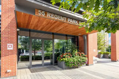 55 Regent Park Boulevard 419, Toronto, On M5a 0c2