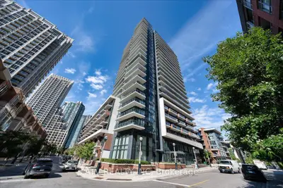 38 Iannuzzi Street Uph03, Toronto, On M5v 0s2