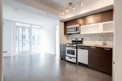 36 Lisgar Street 1110w, Toronto, On M6j 0c7