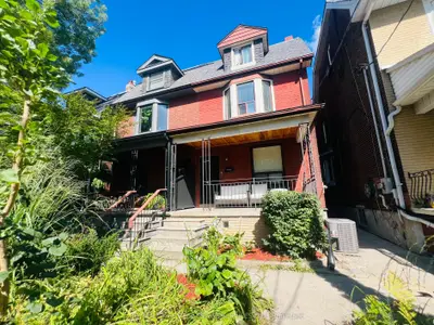 263 Grace Street Lower, Toronto, On M6g 3a7