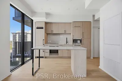 109 Erskine Avenue 1906, Toronto, On M4p 1y5