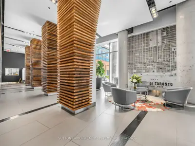 70 Distillery Lane 907, Toronto, On M5a 0e3
