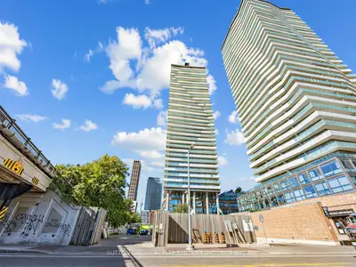 70 Distillery Lane 907, Toronto, On M5a 0e3