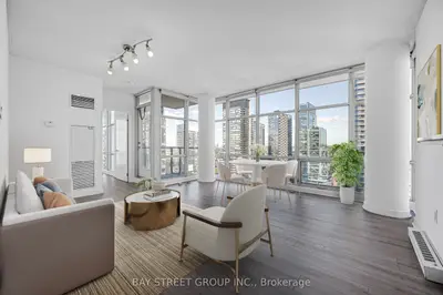 35 Mariner Terrace 3703, Toronto, On M5v 3v9