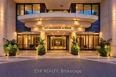 377 Madison Avenue 216, Toronto, On M4v 3e1