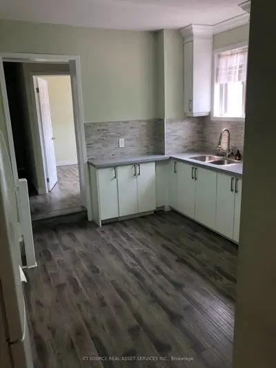 849 Bathurst Street 1, Toronto, On M5r 3g2