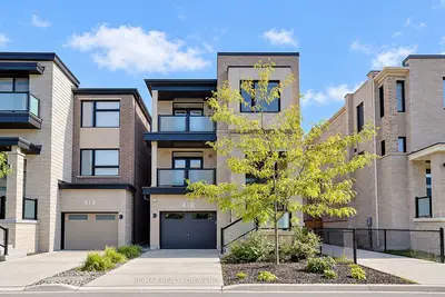 11 Hollyhock Court, Toronto, On M3b 0b4