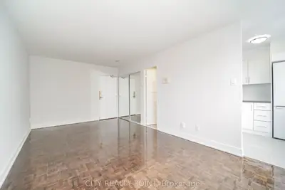 33 Isabella Street 1113, Toronto, On M4y 2p7