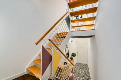 61 Seaton Street, Toronto, On M5a 2t2