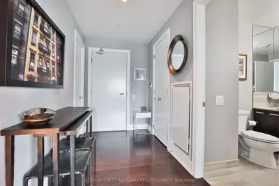 170 Avenue Road 811, Toronto, On M5r 0a4