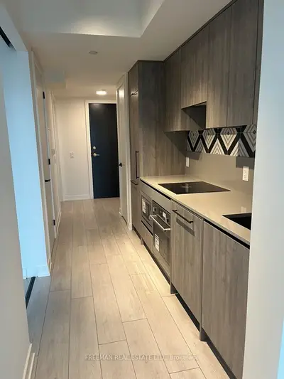 5 Lakeview Avenue 406, Toronto, On M6j 0h3