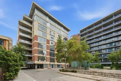 19 Brant Street 204, Toronto, On M5v 2l2