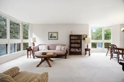 10 Kenneth Avenue 211, Toronto, On M2n 6k6