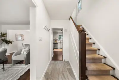41 Fairfield Road, Toronto, On M4p 1s9