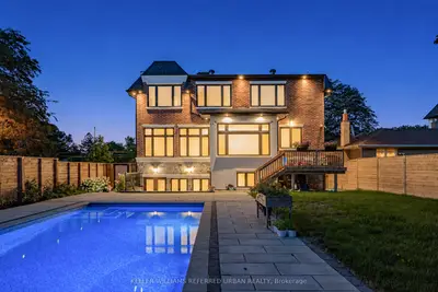 35 Lloydminster Crescent, Toronto, On M2m 2r9