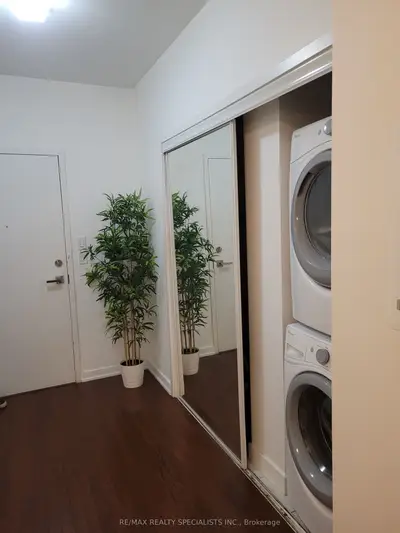 12 YORK Street 703, Toronto C01, ON M5J 0A9