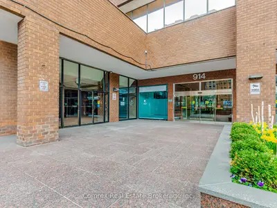 914 Yonge Street 1904, Toronto, On M4w 3c8