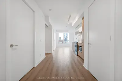 100 Queen Street E 1809, Toronto, On M5c 0b5