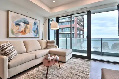 35 Parliament Street 2704, Toronto, On M5a 0z5