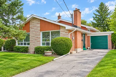 215 Acton Avenue, Toronto, On M3h 4h8