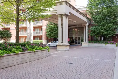 21 Burkebrook Place 517, Toronto, On M4g 0a2