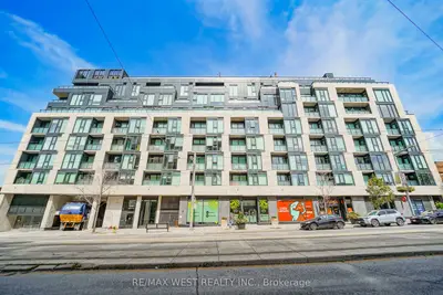 840 St Clair Avenue W 205, Toronto, On M6c 0a4