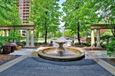 80 Harrison Garden Boulevard 1015, Toronto, On M2n 7e3