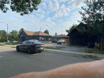 1105 Lillian Street, Toronto, On M2m 3y5
