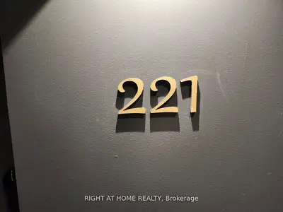543 Richmond Street W 221, Toronto, On M5v 1y6