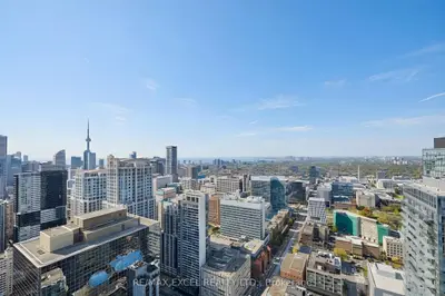 15 Grenville Street 5004, Toronto, On M4y 0b9