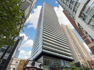 15 Grenville Street 5004, Toronto, On M4y 0b9