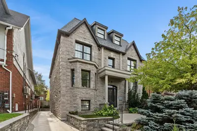 8 Highbourne Road 1, Toronto, On M5p 2j2
