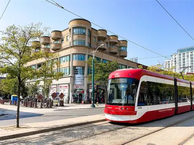 8 Oxford Street 306, Toronto, On M5t 2n9