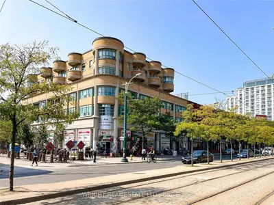8 Oxford Street 306, Toronto, On M5t 2n9