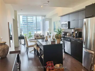 21 Nelson Street 1121, Toronto, On M5v 1t8