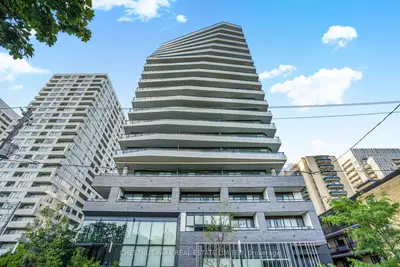 11 Lillian Street 1802, Toronto, On M4s 2h7