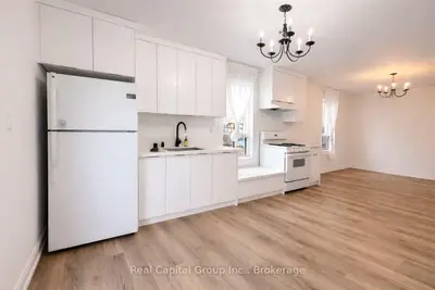 224 Oakwood Avenue 2, Toronto, On M6e 2v4