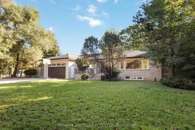 20 Oxbow Road, Toronto, On M3b 2a2