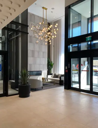 2020 Bathurst Street 302, Toronto, On M5p 0a6
